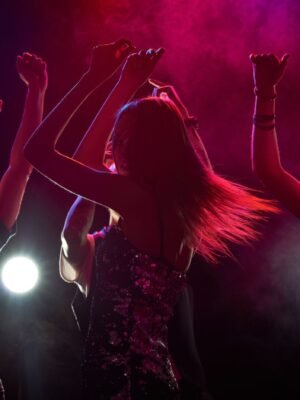 DESPEDIDAS DE SOLTERAS Y SOLTEROS EN LOCAL