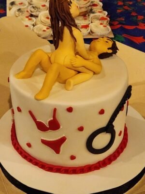 Tortas con temática para despedida de solteras y solteros