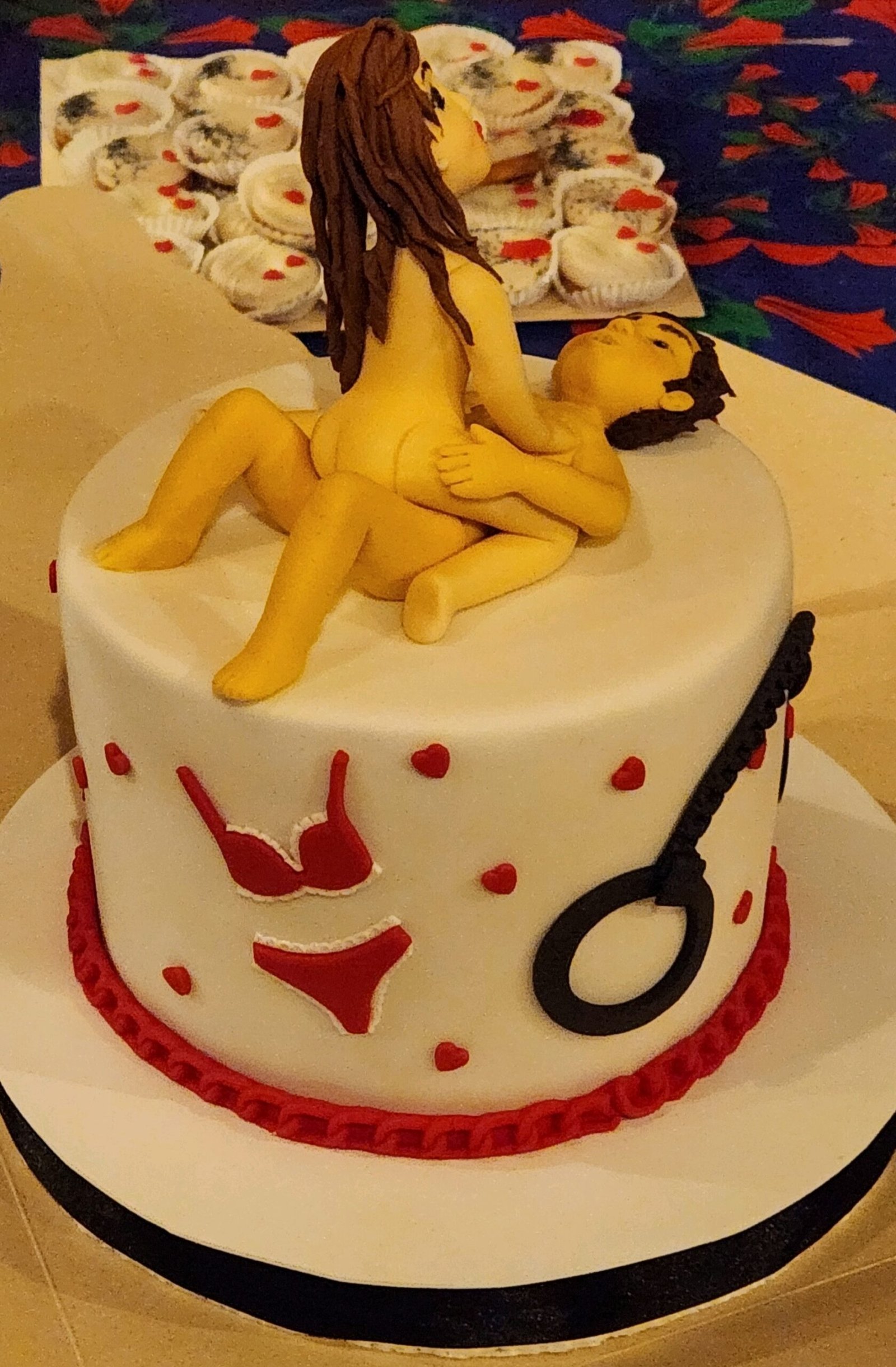 Tortas con temática para despedida de solteras y solteros - Imagen 2